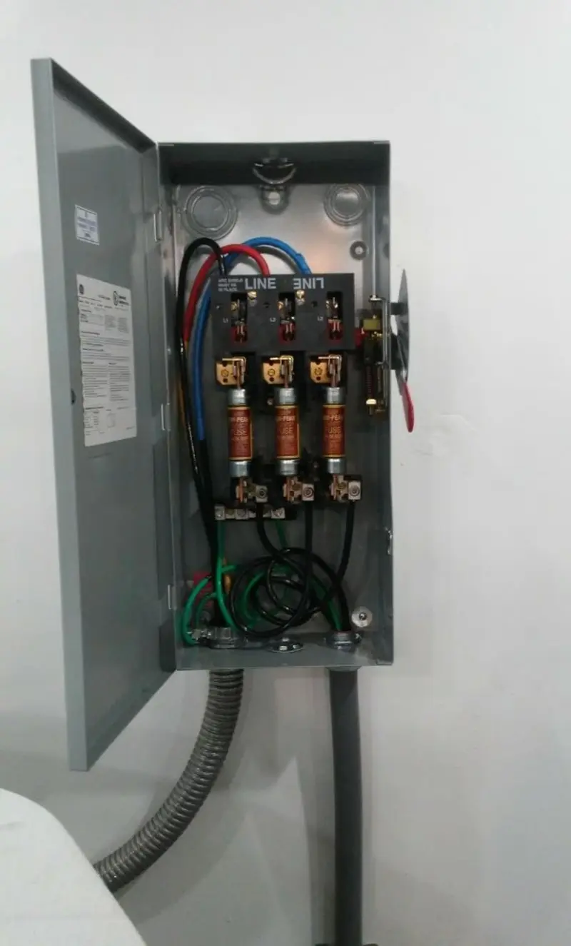 Three-phase disconnect switch installed for Smoke Detector Installation in San Rafael